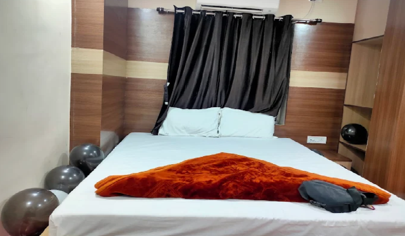 1 x Standard Deluxe Room